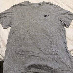 Nike Men's Heather Gray Short Sleeve Tee